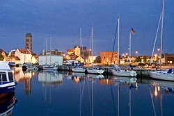 Hafen bei den Hotels Wismar